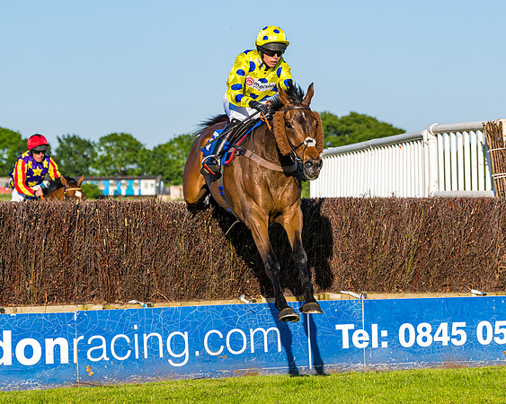 Race 4 - Foxhunters Championship (111 of 175)