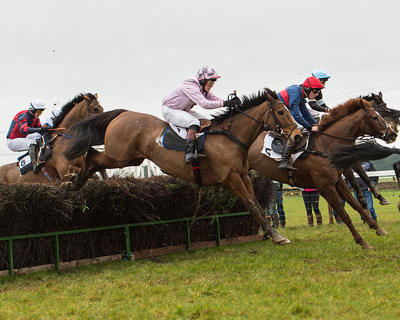 Race 3 - Novice Riders Race (100 of 150).jpg