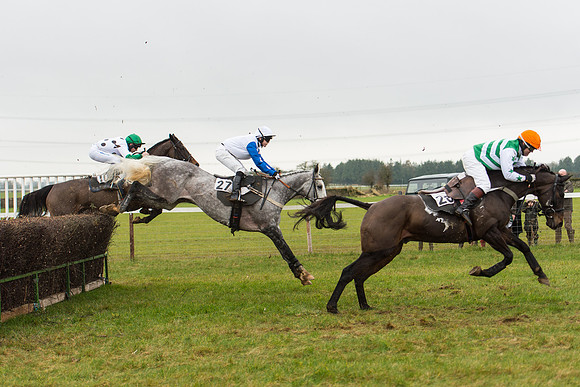 Race 3 - Novice Riders Race (87 of 150).jpg