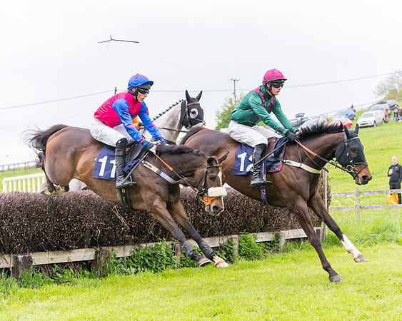Race 2 - Five and Over restricted (53 of 136)