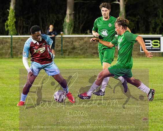 Holmer Green 3 [7]v 3[6] Chesham United (93 of 490)