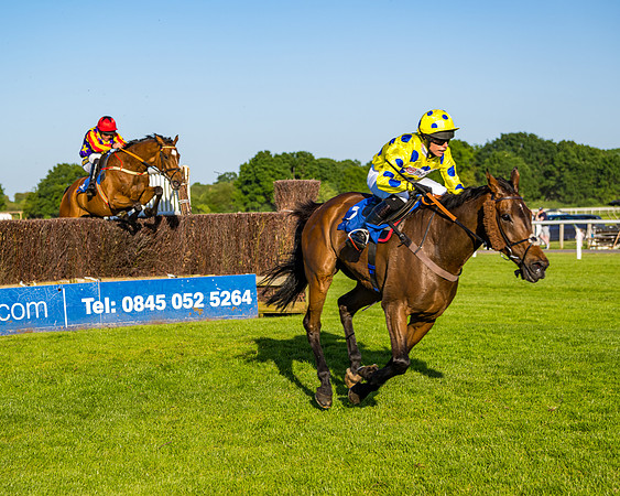 Race 4 - Foxhunters Championship (116 of 175)