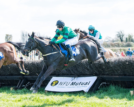 Race 3 -The Richardsons Accountants Conditions Race for Novice Riders  (83 of 154)