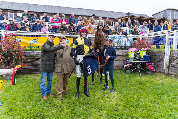 Race 2 - Five and Over restricted (112 of 136)