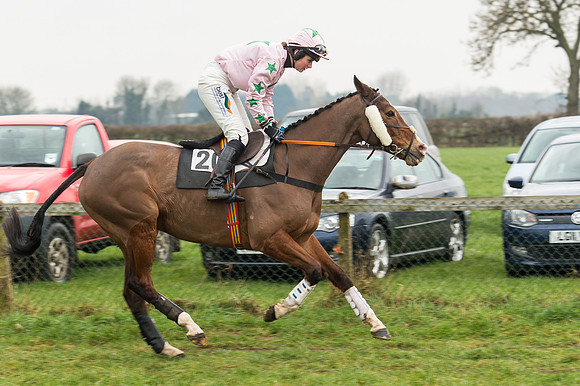 Race 4 - Ladies Open Race (24 of 96).jpg