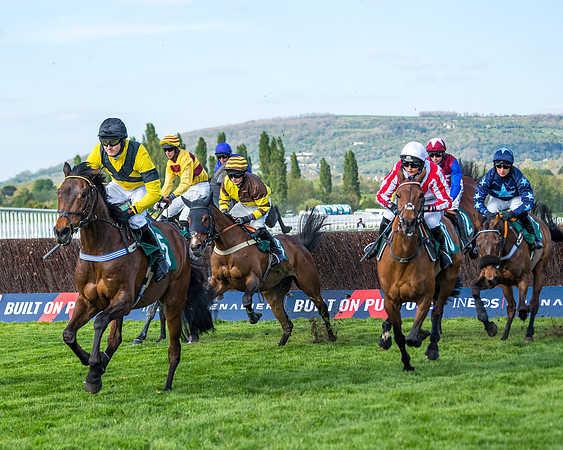Race 2  -  Intermediate Point to Point Hunters' Steeple Chase (101 of 277)