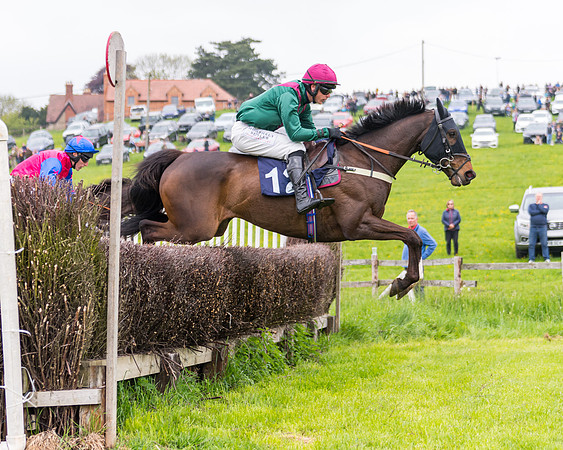 Race 2 - Five and Over restricted (72 of 136)