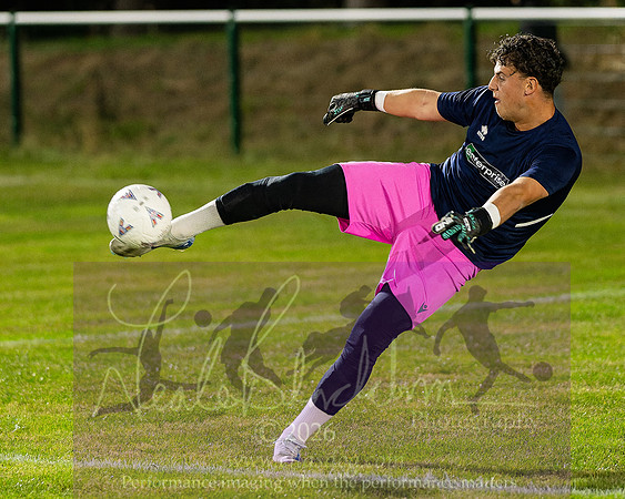 Holmer Green 3 [7]v 3[6] Chesham United (15 of 490)