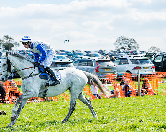 Race 3 -The Richardsons Accountants Conditions Race for Novice Riders  (17 of 154)