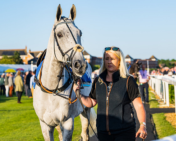 Race 6 - Restricted  (12 of 200)