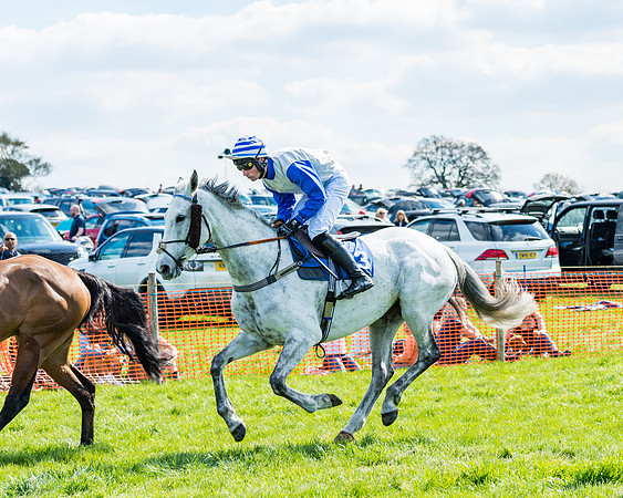 Race 3 -The Richardsons Accountants Conditions Race for Novice Riders  (15 of 154)