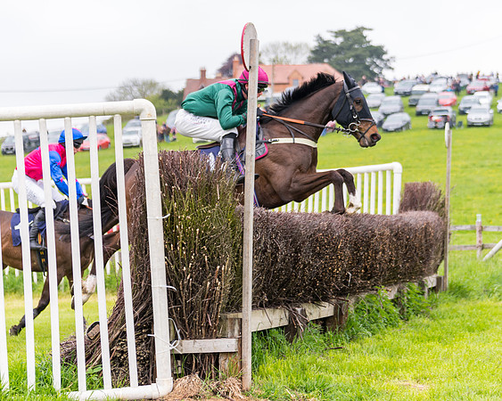 Race 2 - Five and Over restricted (70 of 136)
