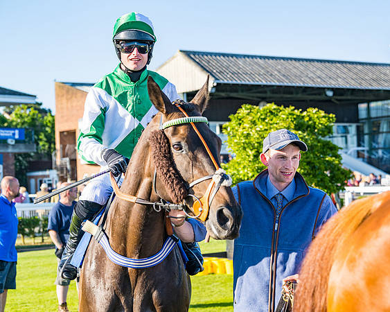 Race 4 - Foxhunters Championship (36 of 175)