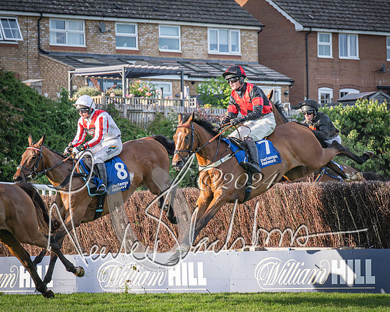 Race 4 - Peretemps Stratford Foxhunters (73 of 168)