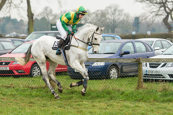 Race 4 - Ladies Open Race (18 of 96).jpg