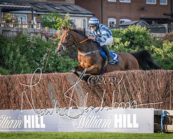 Race 4 - Peretemps Stratford Foxhunters (55 of 168)