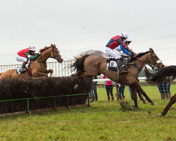 Race 3 - Novice Riders Race (103 of 150).jpg