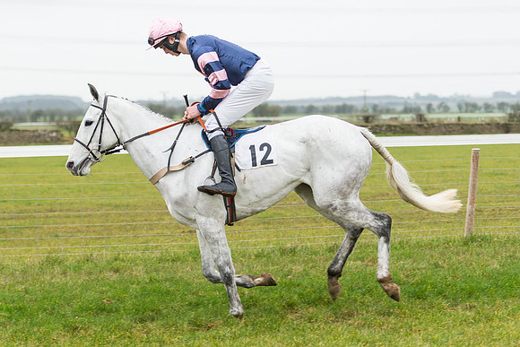 Race 6 - Open Maiden Race Div 2  (26 of 118).jpg
