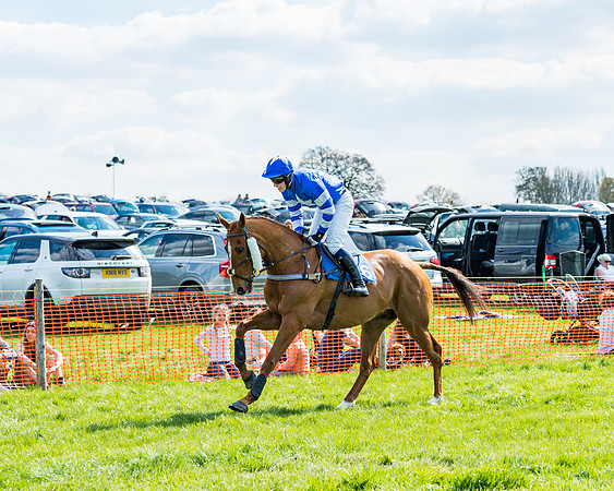 Race 3 -The Richardsons Accountants Conditions Race for Novice Riders  (18 of 154)