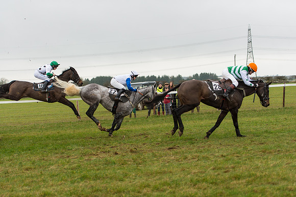 Race 3 - Novice Riders Race (88 of 150).jpg