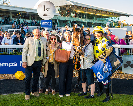Race 5 - Whitw Swan Handicap (64 of 67)