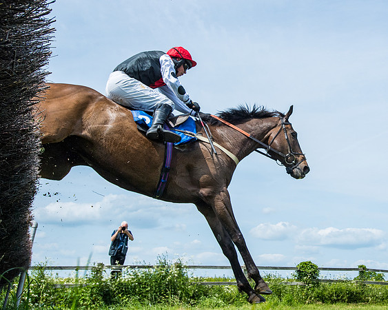 Race 1 - The Little Red owner Trainer conditions (238 of 345)