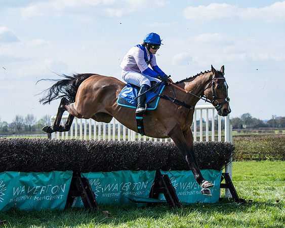 Race 3 -The Richardsons Accountants Conditions Race for Novice Riders  (72 of 154)