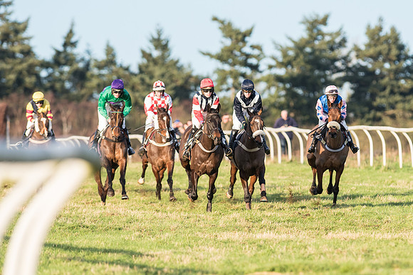 Race 6 - Novice Riders (34 of 103).jpg