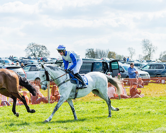 Race 3 -The Richardsons Accountants Conditions Race for Novice Riders  (13 of 154)