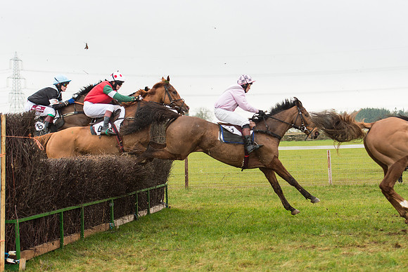 Race 3 - Novice Riders Race (79 of 150).jpg