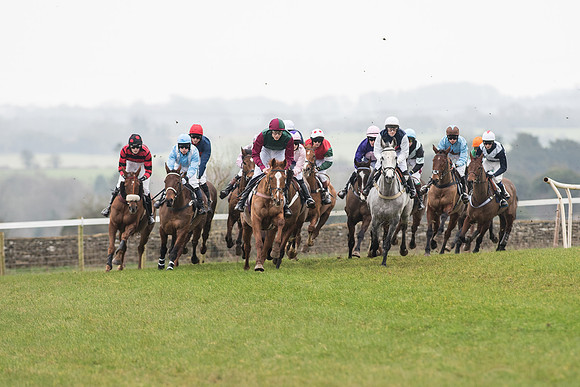 Race 3 - Novice Riders Race (60 of 150).jpg