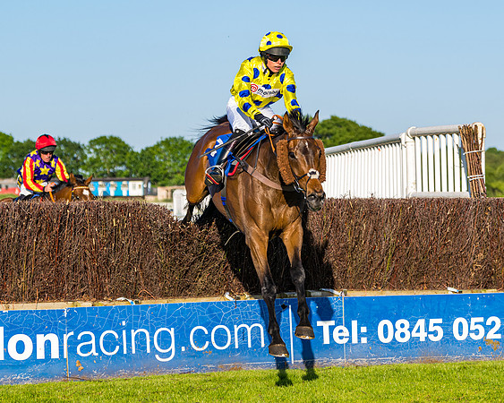 Race 4 - Foxhunters Championship (112 of 175)