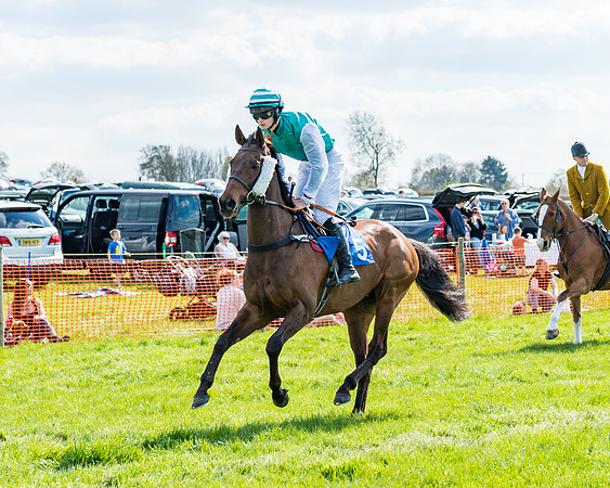Race 3 -The Richardsons Accountants Conditions Race for Novice Riders  (6 of 154)