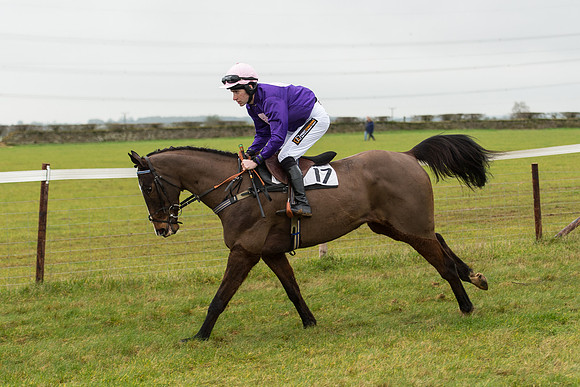 Race 3 - Novice Riders Race (48 of 150).jpg
