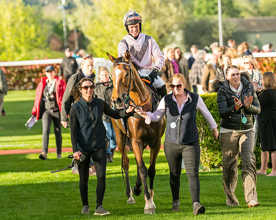 Race 5 - Mares Open  (199 of 329)