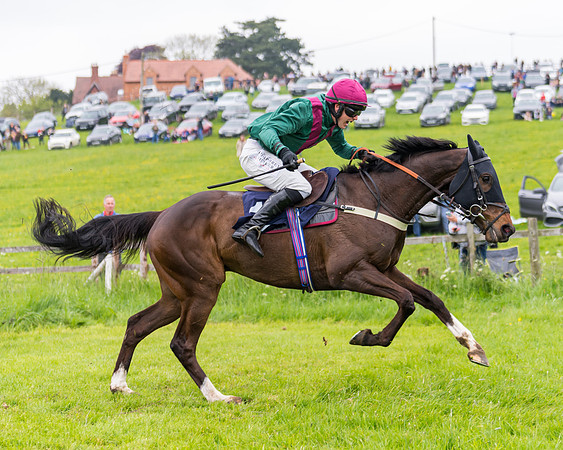 Race 2 - Five and Over restricted (100 of 136)