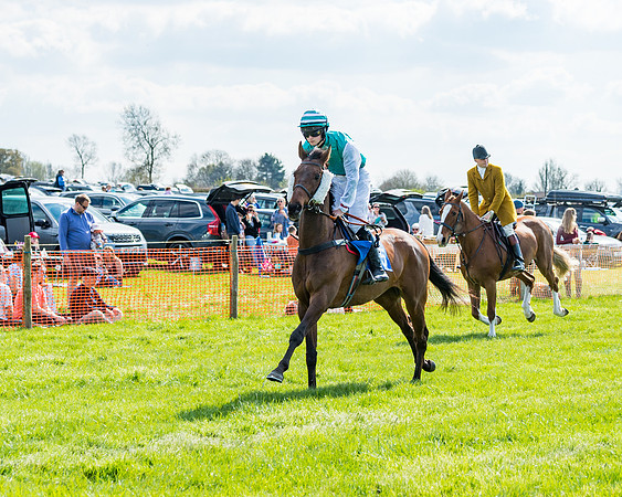 Race 3 -The Richardsons Accountants Conditions Race for Novice Riders  (3 of 154)