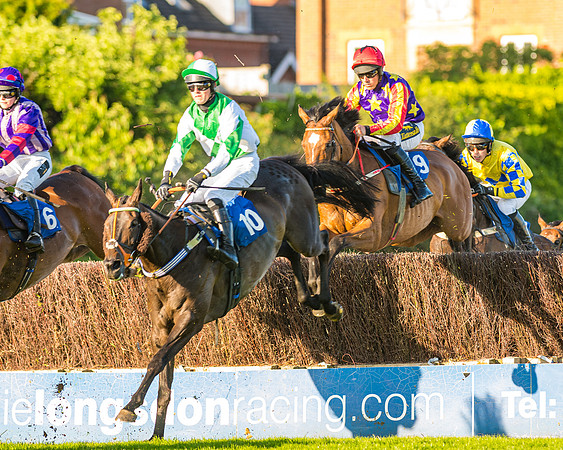 Race 4 - Foxhunters Championship (93 of 175)