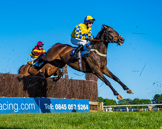 Race 4 - Foxhunters Championship (92 of 175)