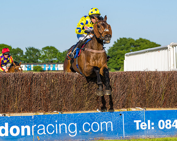 Race 4 - Foxhunters Championship (109 of 175)