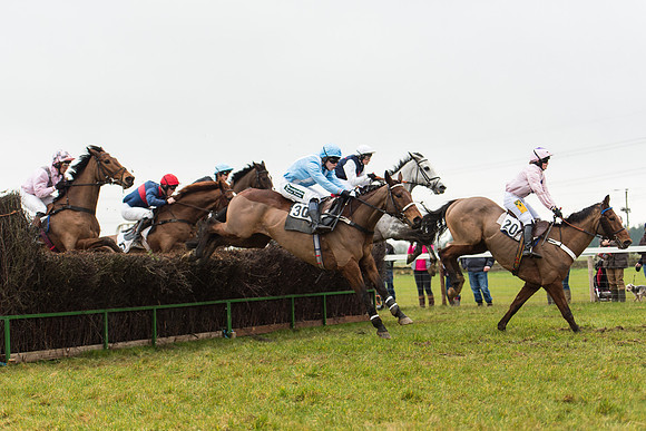 Race 3 - Novice Riders Race (98 of 150).jpg