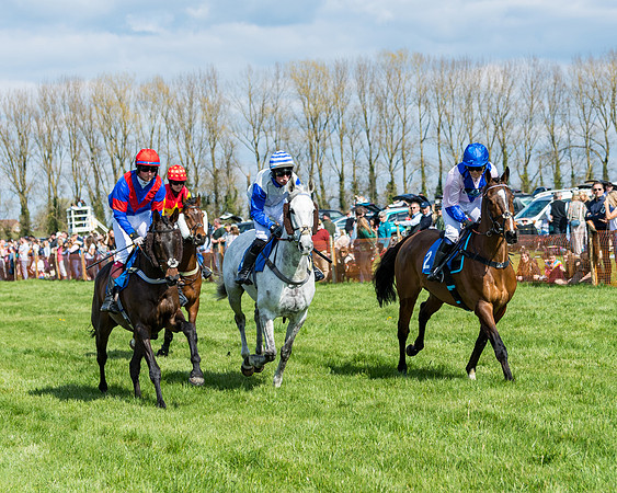 Race 3 -The Richardsons Accountants Conditions Race for Novice Riders  (40 of 154)