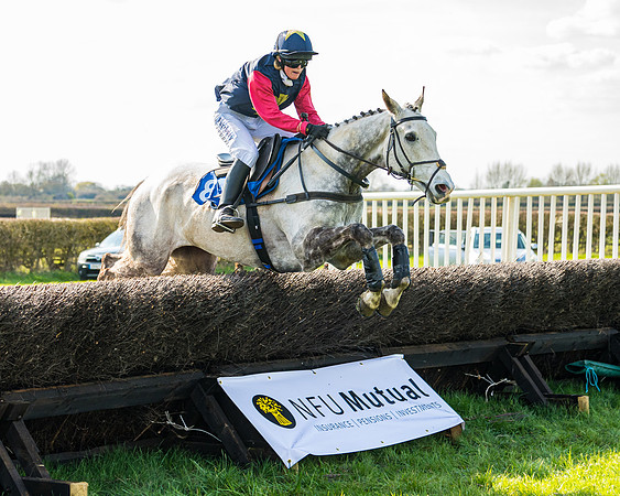 Race 4 - The Warehouse Reit Mixed Open Race  (79 of 124)