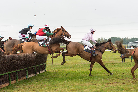Race 3 - Novice Riders Race (80 of 150).jpg