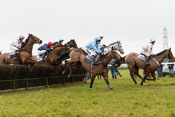 Race 3 - Novice Riders Race (99 of 150).jpg