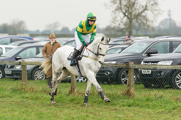 Race 4 - Ladies Open Race (17 of 96).jpg