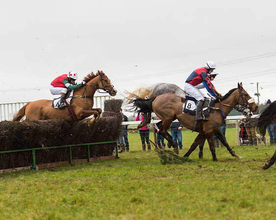 Race 3 - Novice Riders Race (104 of 150).jpg
