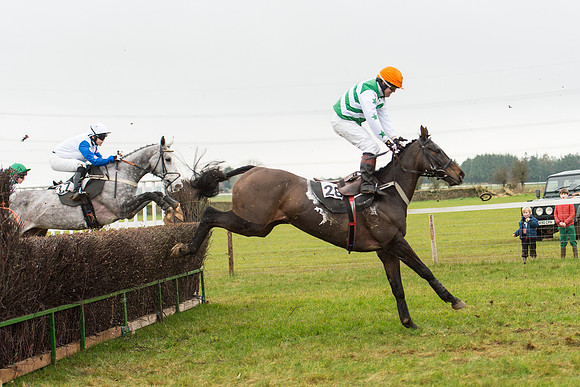 Race 3 - Novice Riders Race (84 of 150).jpg