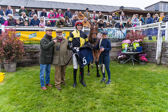 Race 2 - Five and Over restricted (111 of 136)