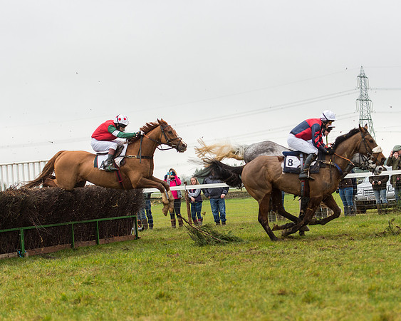 Race 3 - Novice Riders Race (105 of 150).jpg